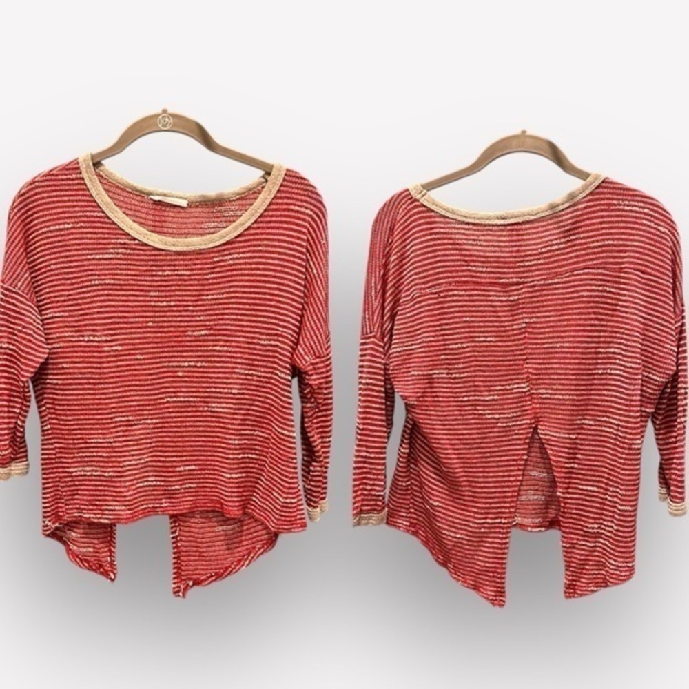 🚣♂️🐠 Sweater with split back lightweight knit maroon gold stripes med CLEARANCE